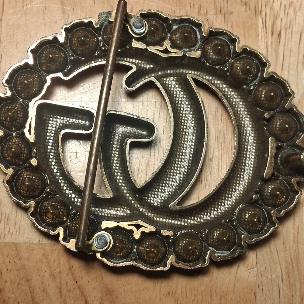 Double G Belt Buckle with Clear Crystals - Picture 4 of 8